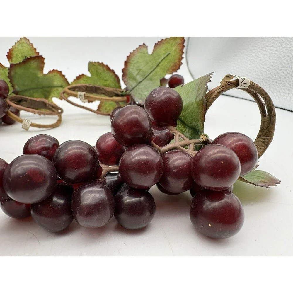 Vintage Set of 4 Faux Grape Cluster Napkin Rings Holders Vineyard Decor